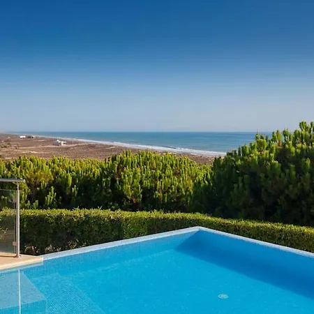 Vila Vale Do Garrao Sleeps 11 With Pool Air Con And Wifi